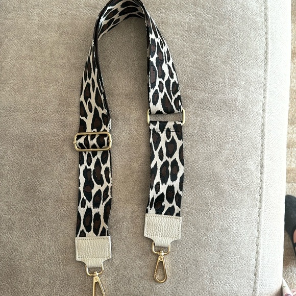Accessories - Leopard adjustable  print bag strap-NWOT with gold hardware